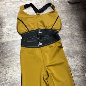 ALO Yoga SET with Black Details